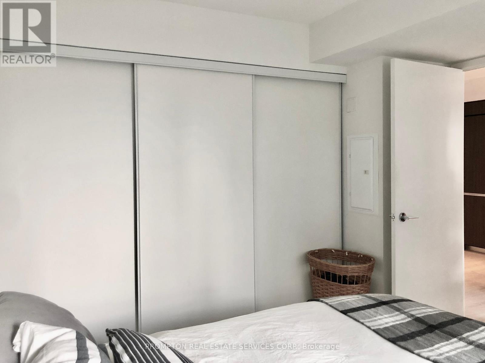 812 - 80 Queens Wharf Road, Toronto, Ontario  M5V 0J3 - Photo 12 - C12462517