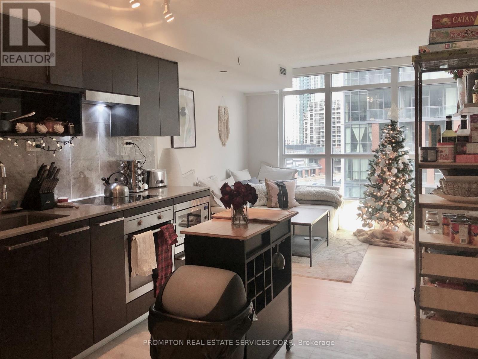 812 - 80 Queens Wharf Road, Toronto, Ontario  M5V 0J3 - Photo 3 - C12462517