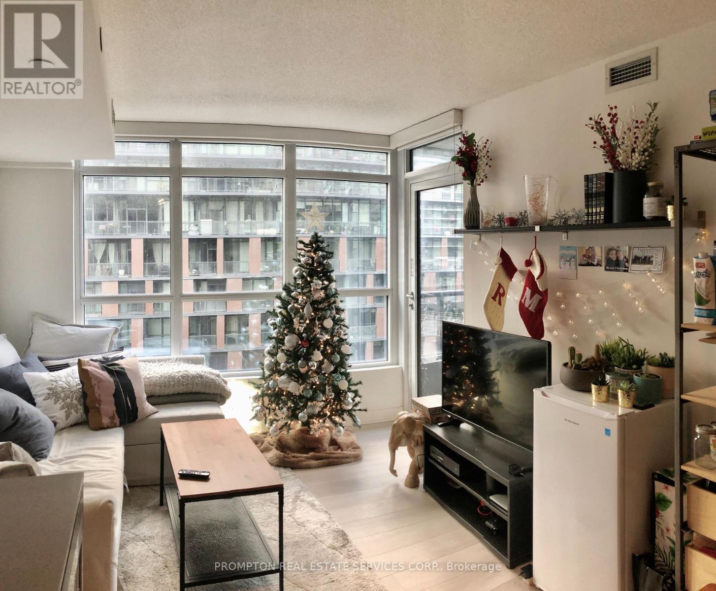 812 - 80 Queens Wharf Road, Toronto, Ontario  M5V 0J3 - Photo 6 - C12462517