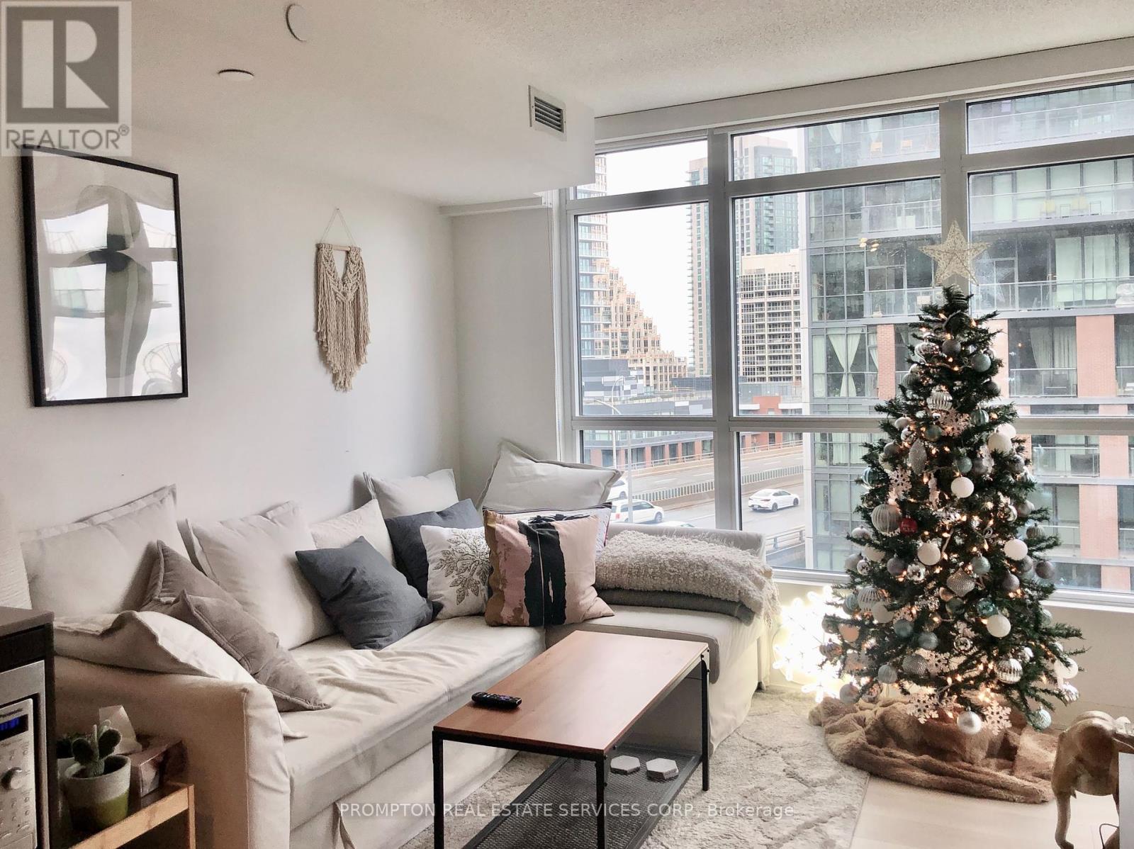 812 - 80 Queens Wharf Road, Toronto, Ontario  M5V 0J3 - Photo 8 - C12462517