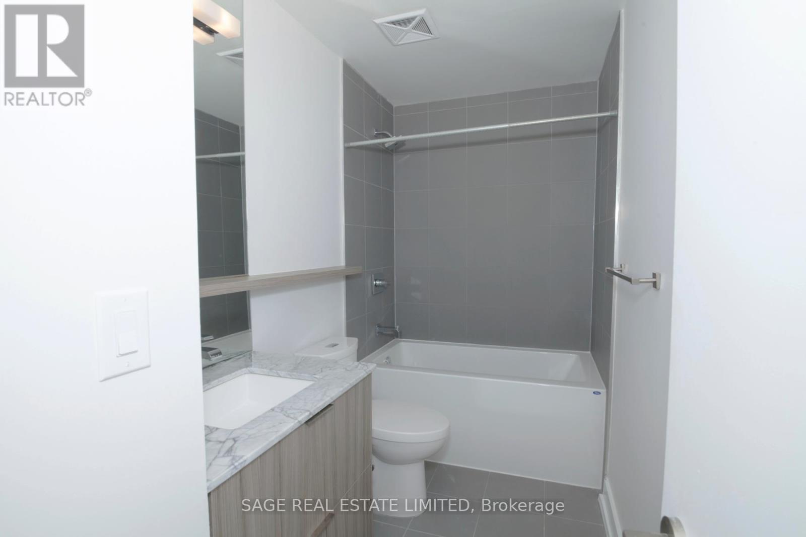 407 - 6 Parkwood Avenue, Toronto, Ontario  M4V 0A3 - Photo 15 - C12462522
