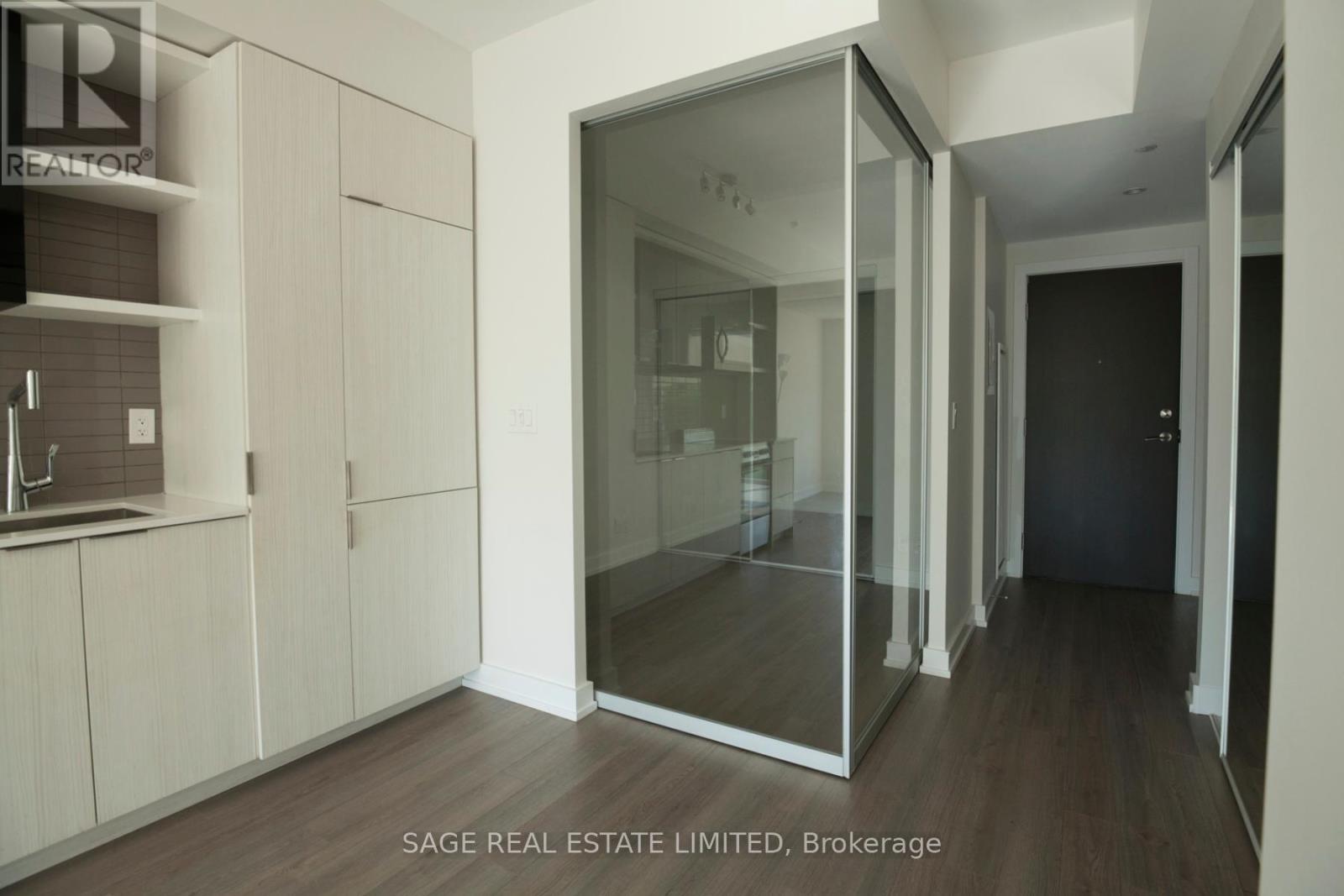 407 - 6 Parkwood Avenue, Toronto, Ontario  M4V 0A3 - Photo 8 - C12462522