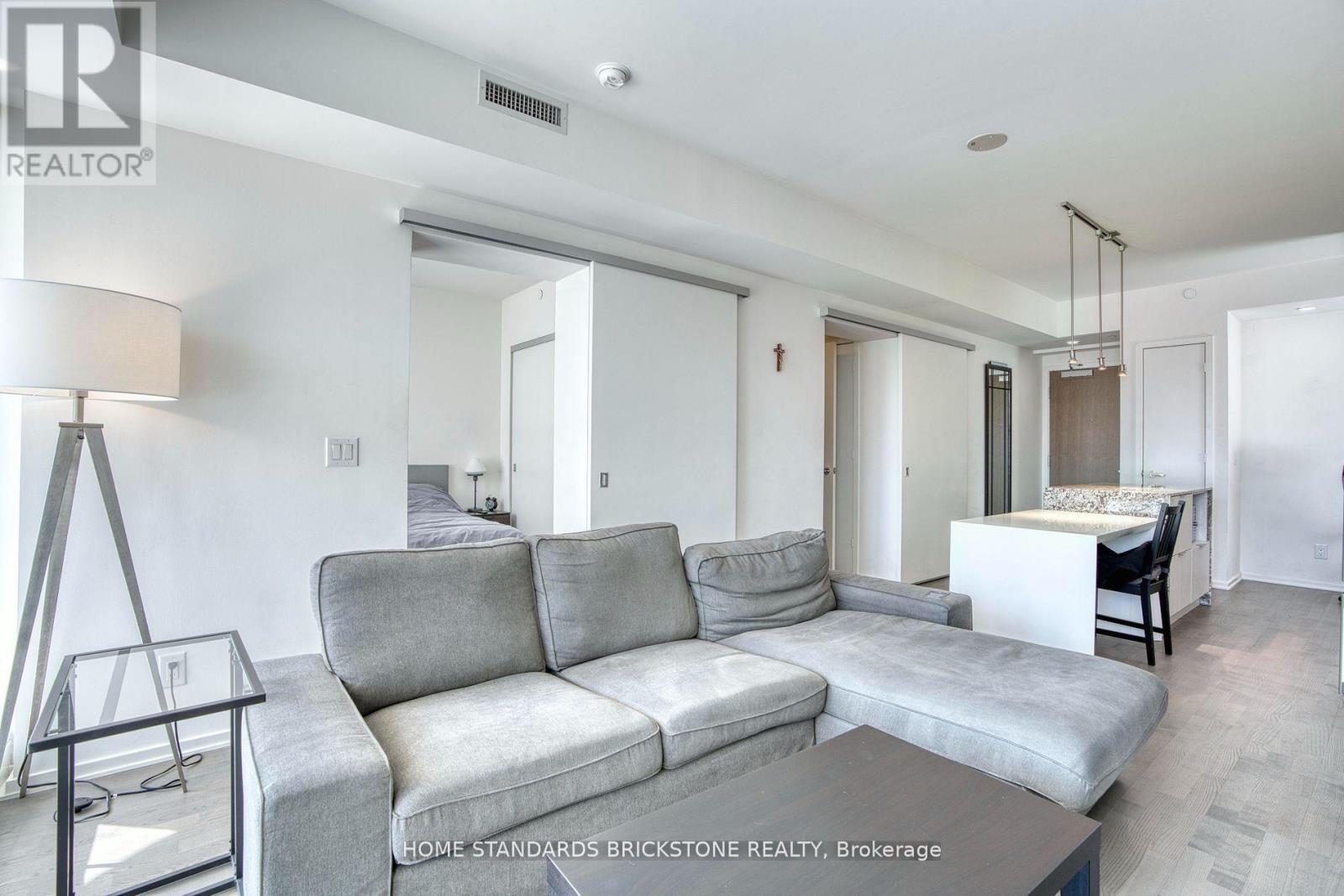 1306 - 1 Bloor Street E, Toronto, Ontario  M4W 0A8 - Photo 10 - C12462578