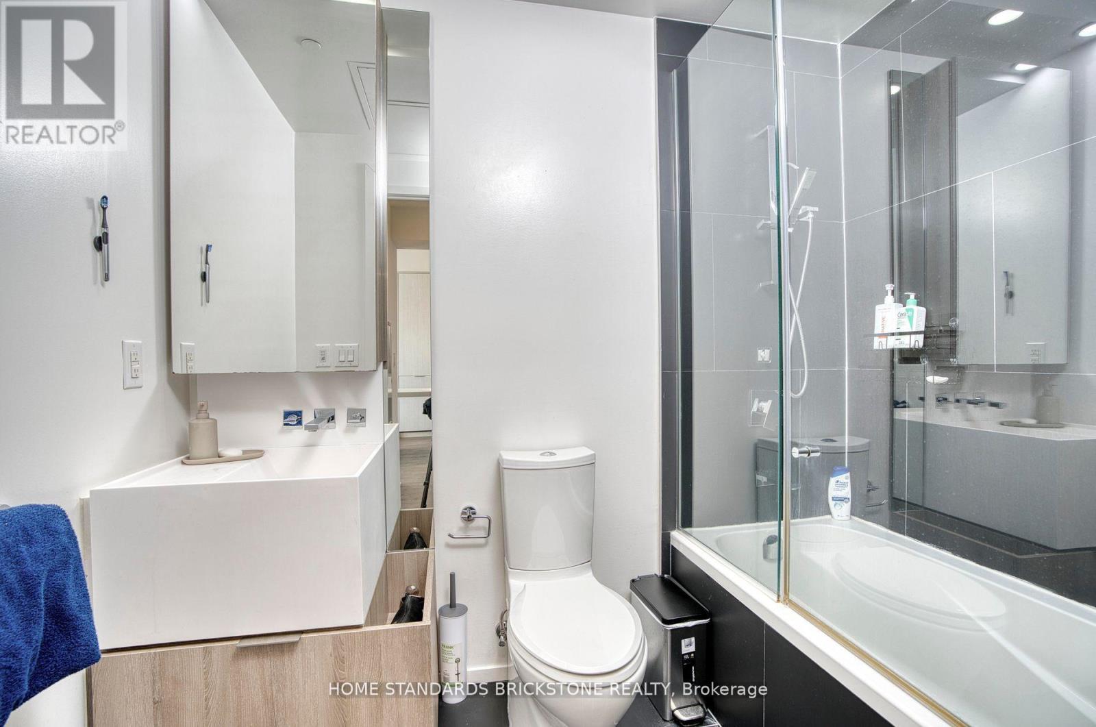 1306 - 1 Bloor Street E, Toronto, Ontario  M4W 0A8 - Photo 16 - C12462578