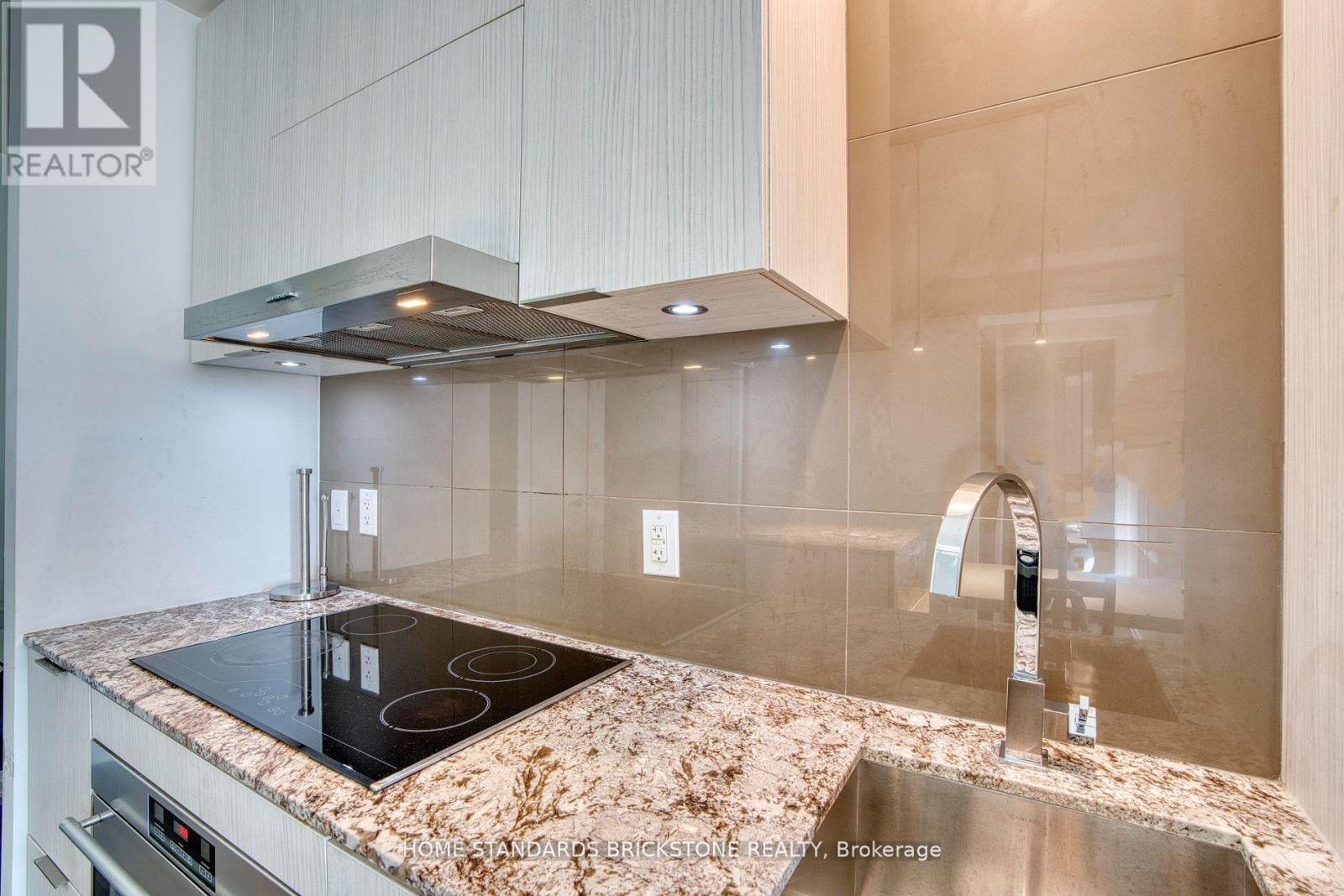 1306 - 1 Bloor Street E, Toronto, Ontario  M4W 0A8 - Photo 3 - C12462578