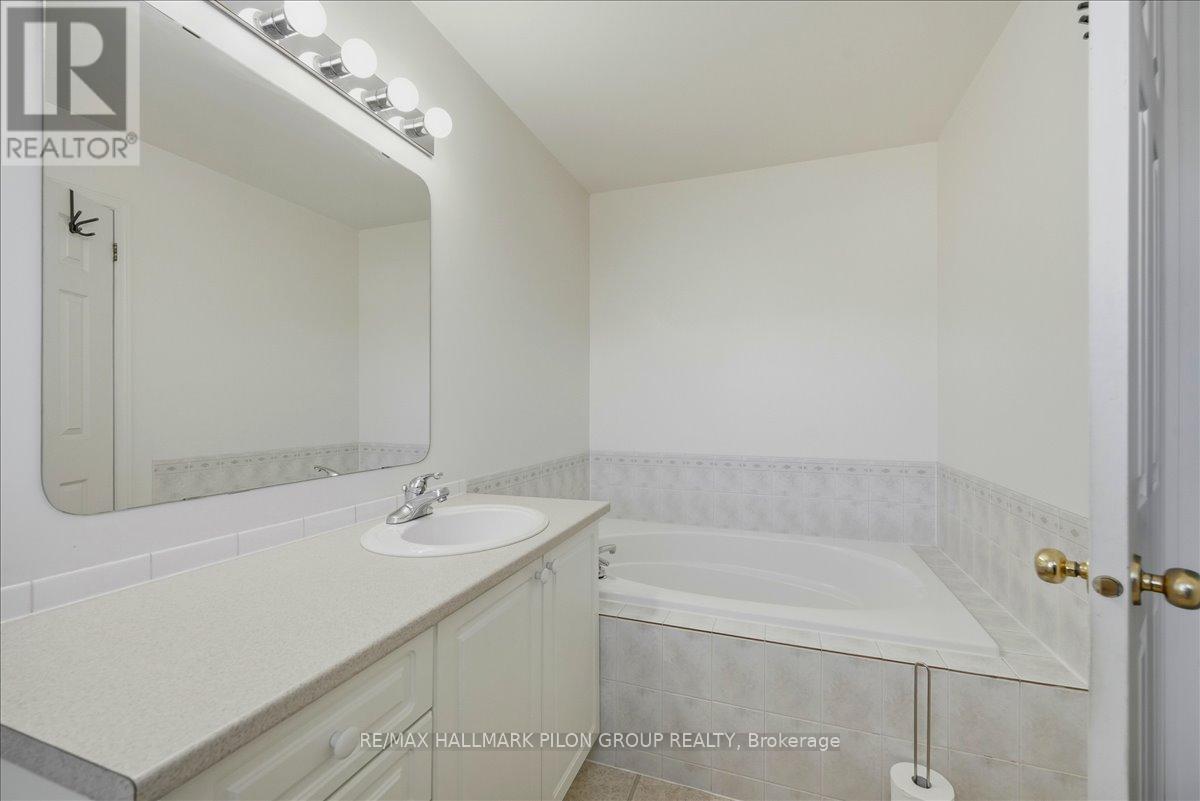 2135 Assomption Street, Ottawa, Ontario  K4A 4J9 - Photo 13 - X12462602