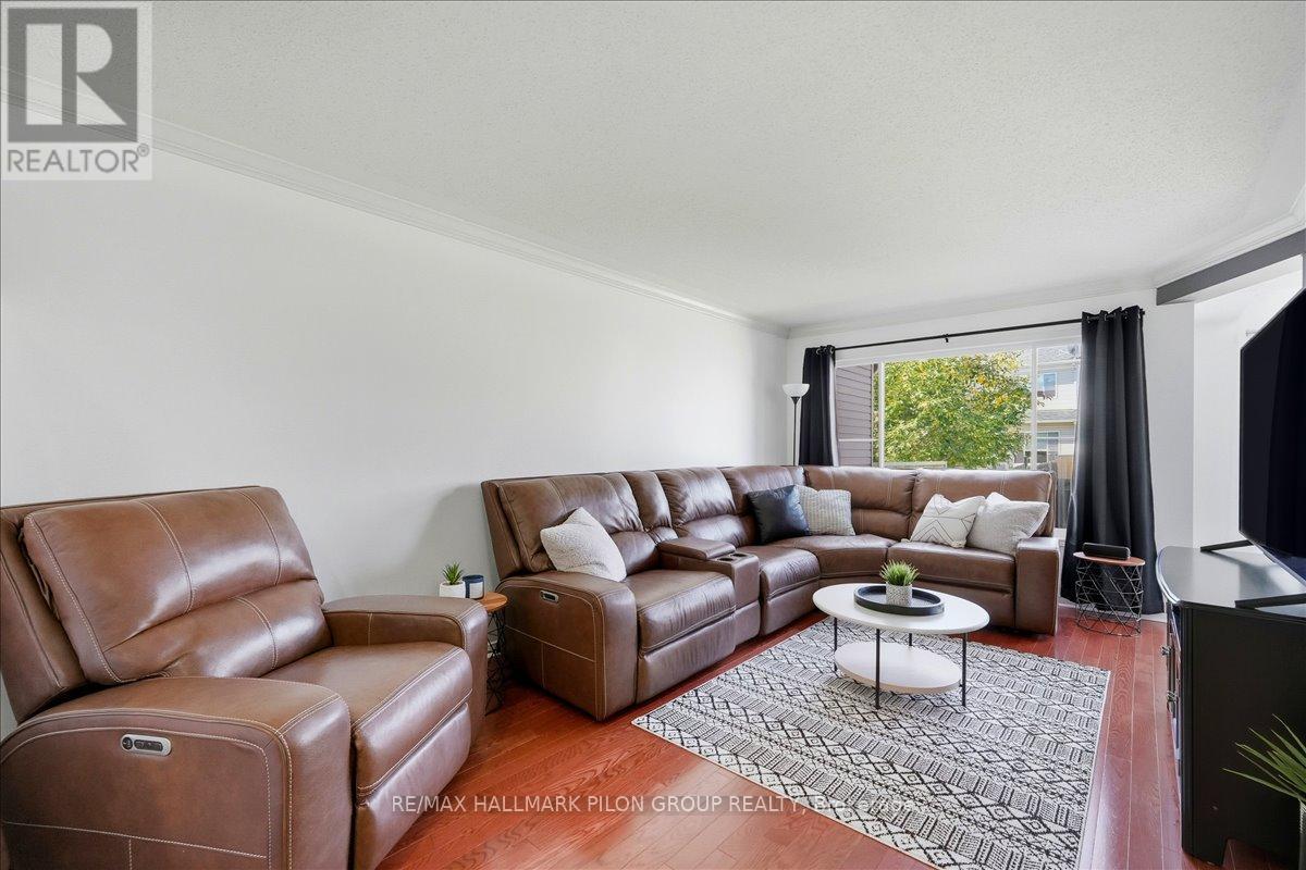 2135 Assomption Street, Ottawa, Ontario  K4A 4J9 - Photo 3 - X12462602