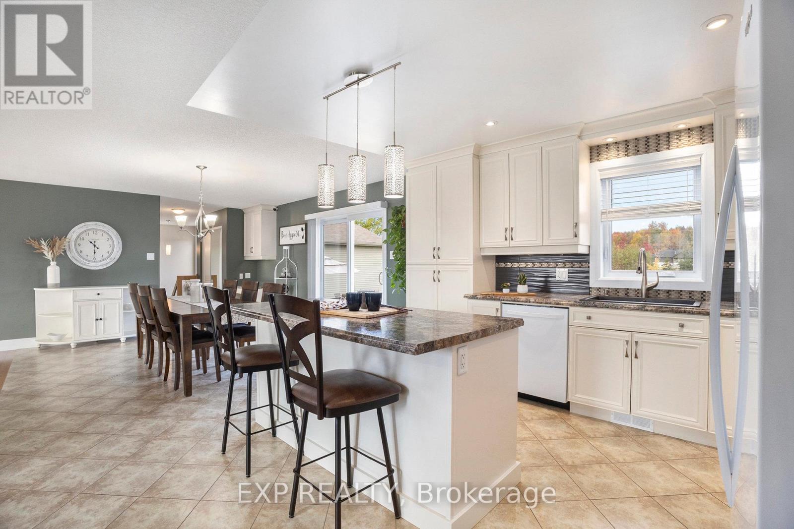 2003 Farisita Drive, Ottawa, Ontario  K0A 3H0 - Photo 11 - X12462674