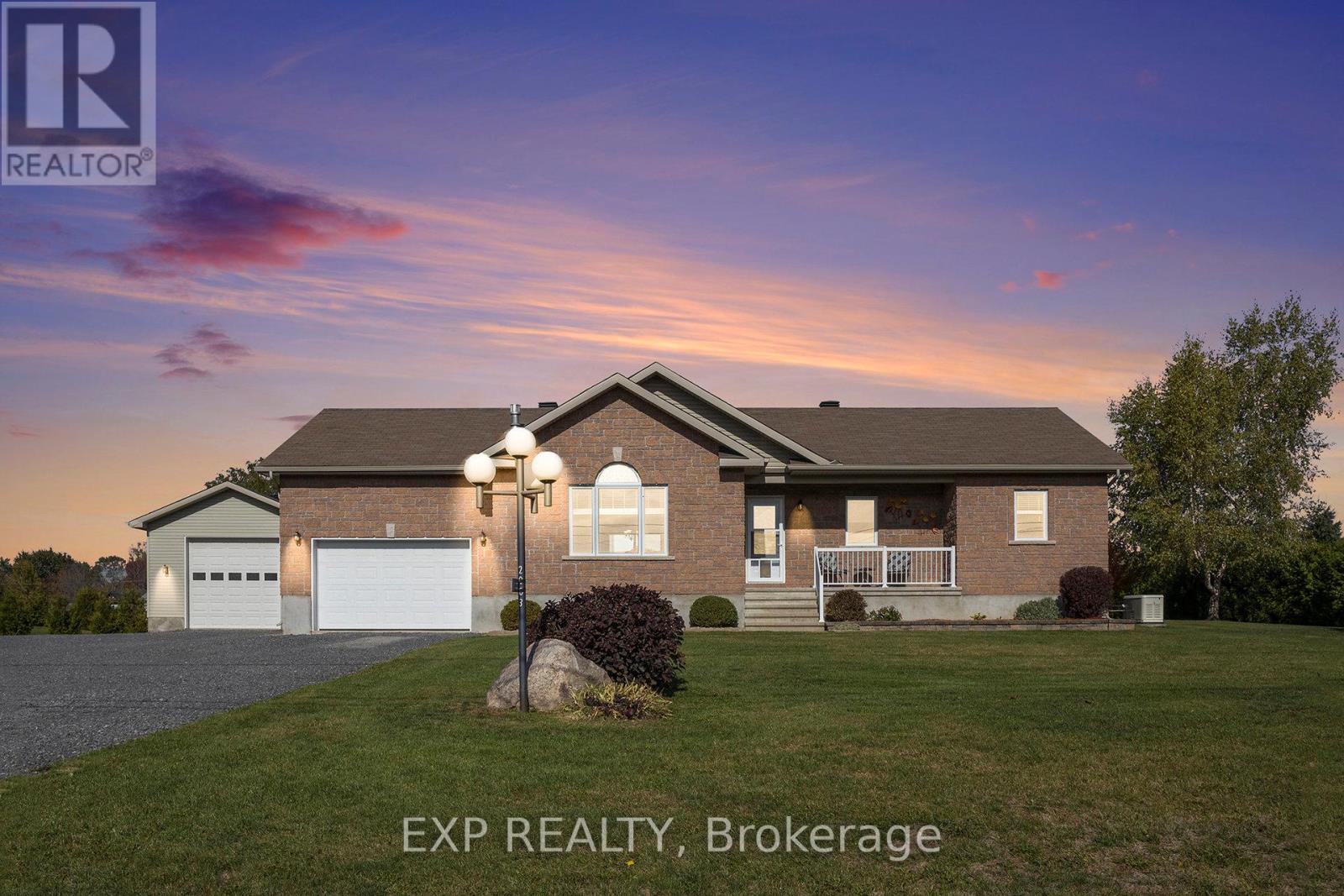 2003 Farisita Drive, Ottawa, Ontario  K0A 3H0 - Photo 34 - X12462674