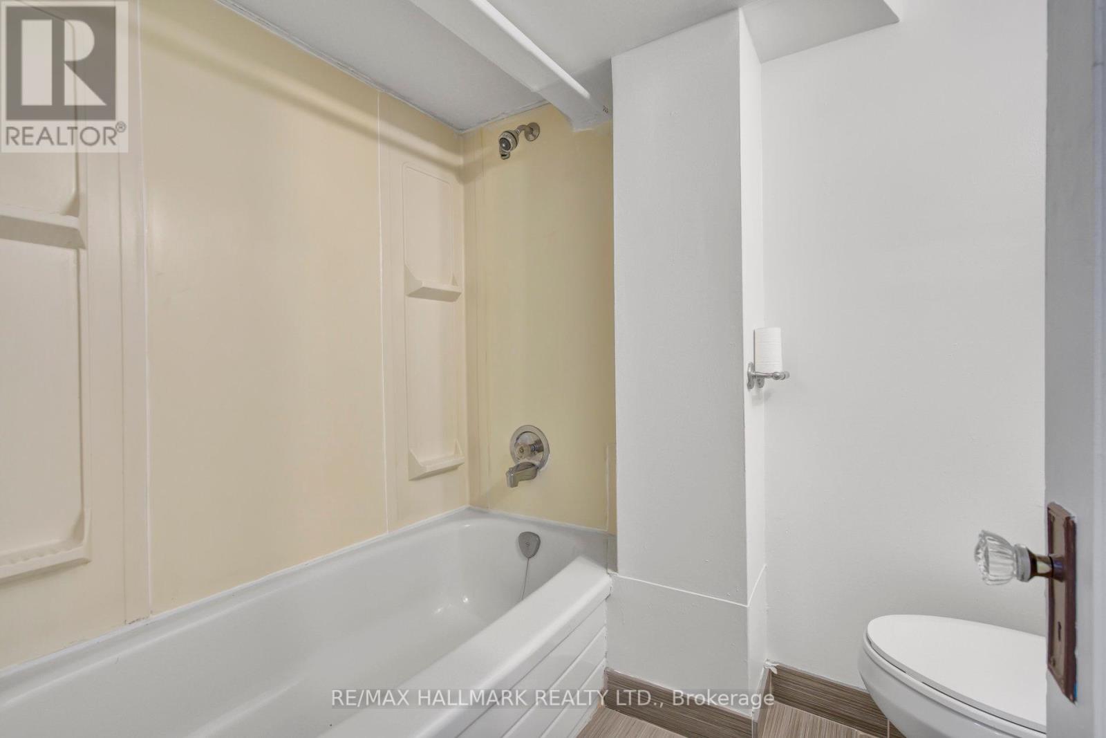 9 Costain Avenue, Toronto, Ontario  M4E 2G7 - Photo 25 - E12462492