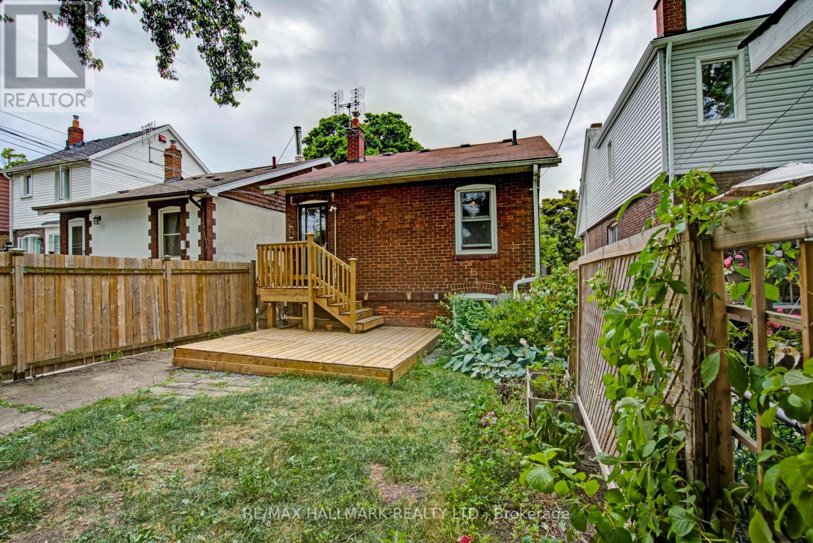 9 Costain Avenue, Toronto, Ontario  M4E 2G7 - Photo 32 - E12462492