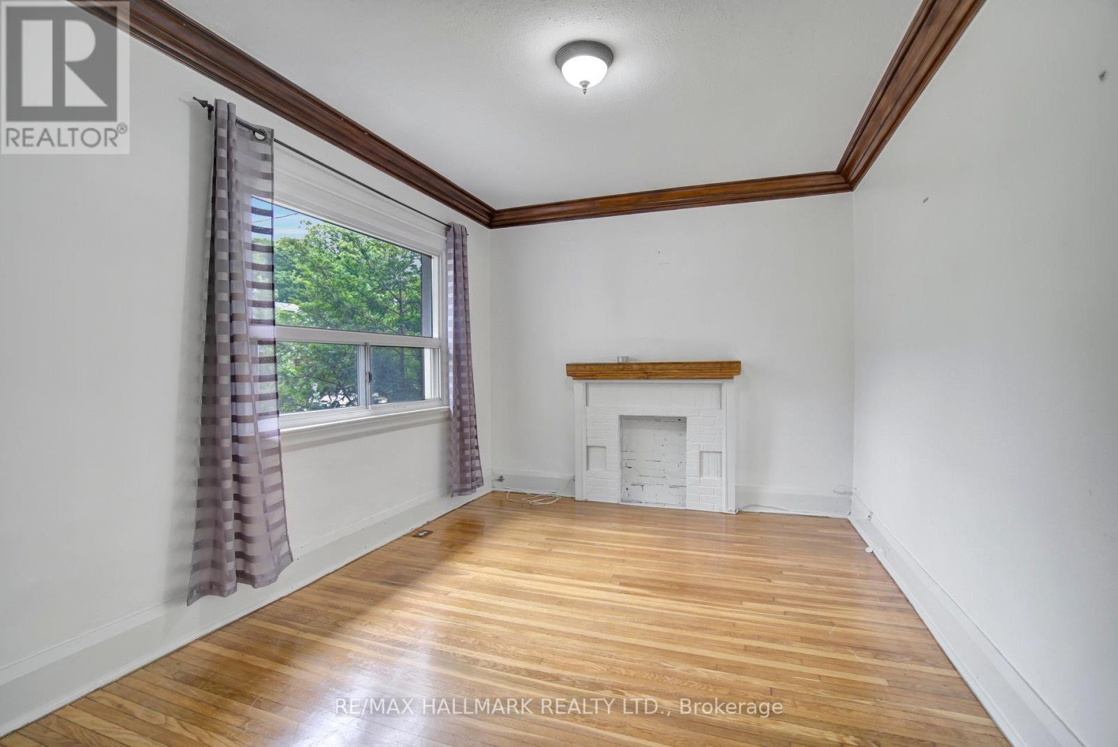 9 Costain Avenue, Toronto, Ontario  M4E 2G7 - Photo 5 - E12462492