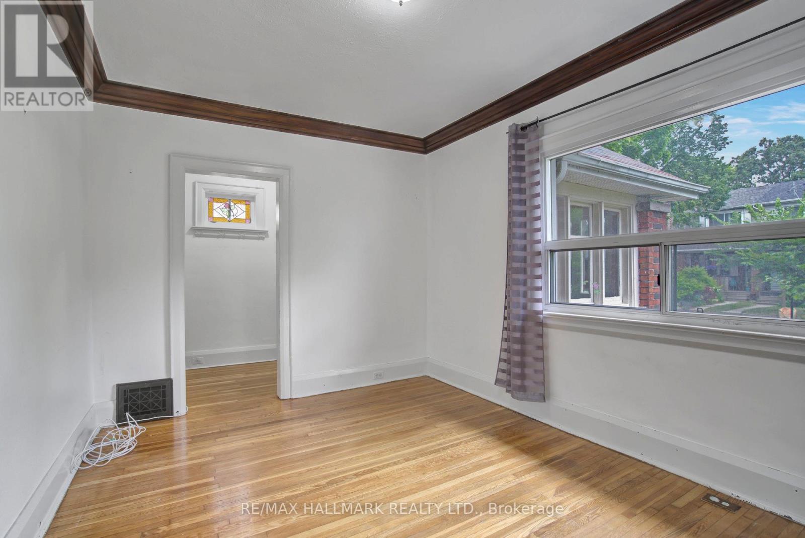 9 Costain Avenue, Toronto, Ontario  M4E 2G7 - Photo 6 - E12462492