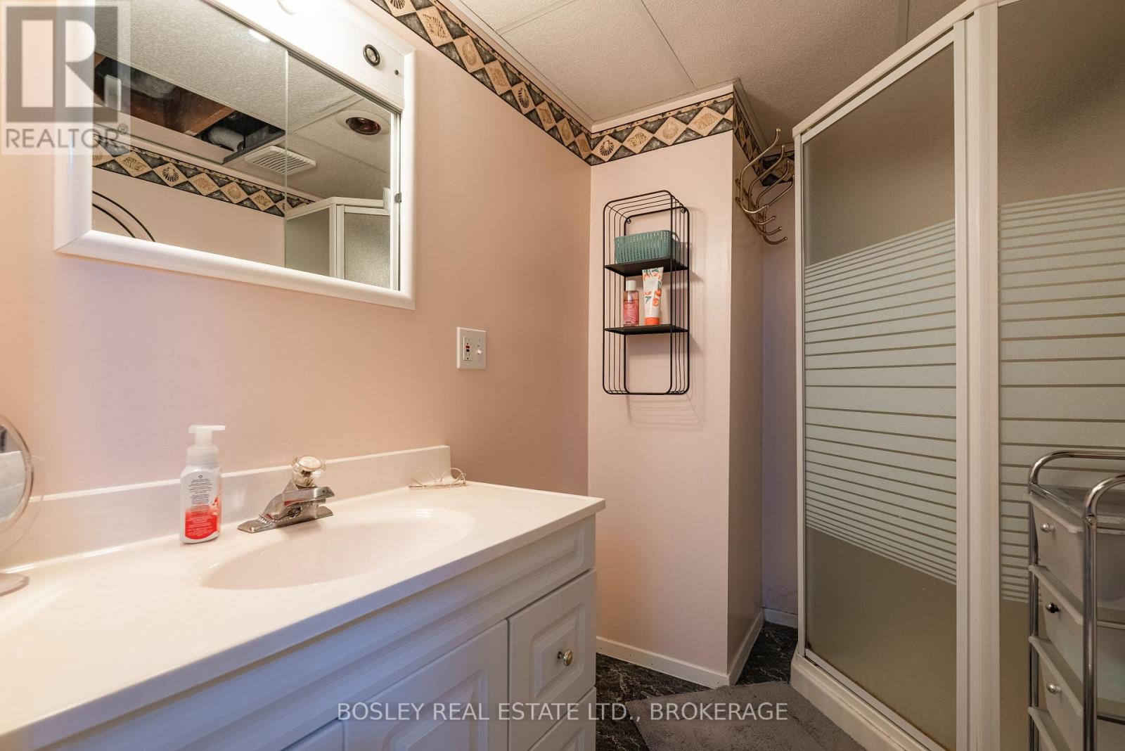 60 Royal Manor Drive, St. Catharines, Ontario  L2M 4L6 - Photo 20 - X12462741