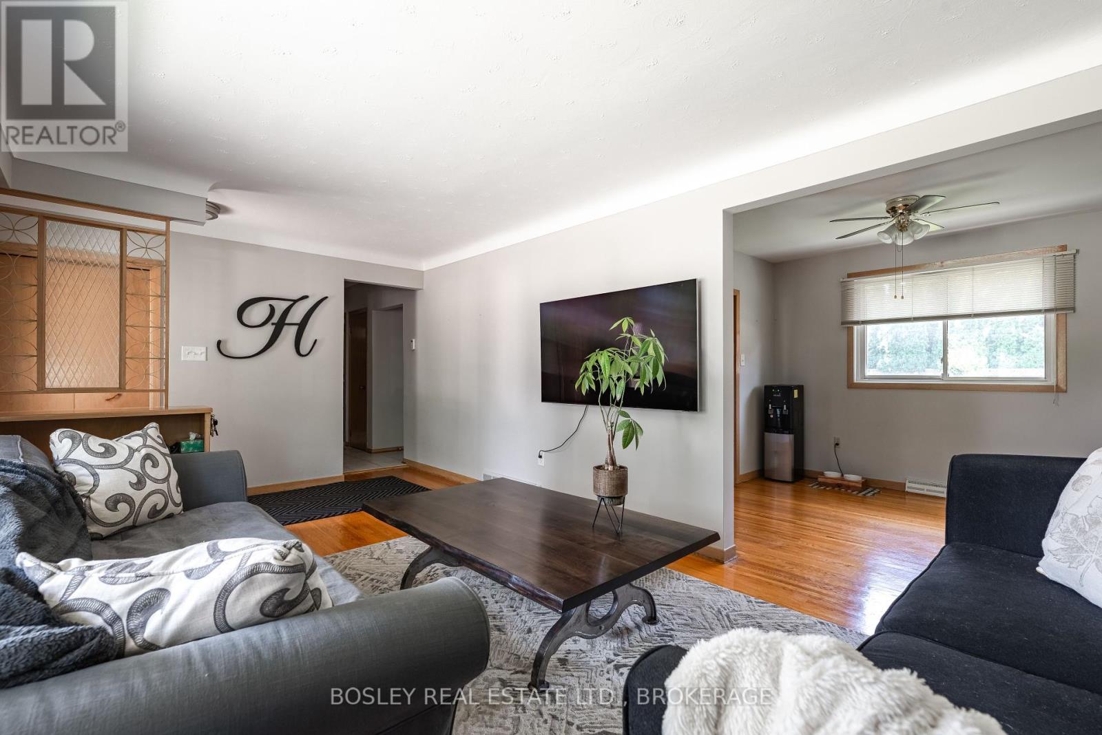 60 Royal Manor Drive, St. Catharines, Ontario  L2M 4L6 - Photo 6 - X12462741