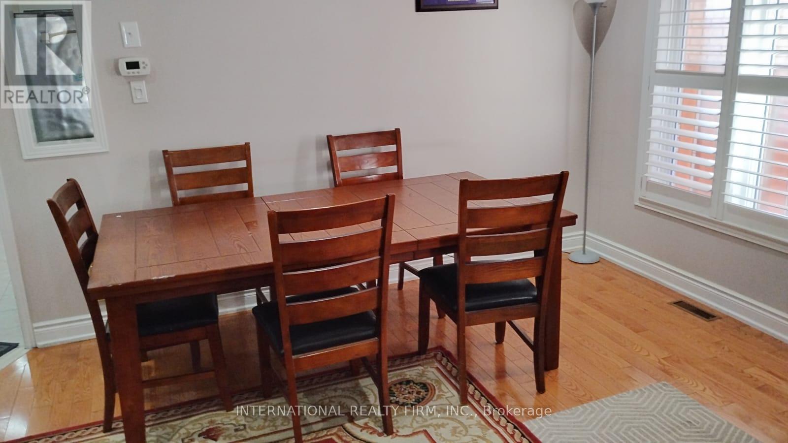 136 Tara Crescent, Markham, Ontario  L3S 4S6 - Photo 5 - N12431333