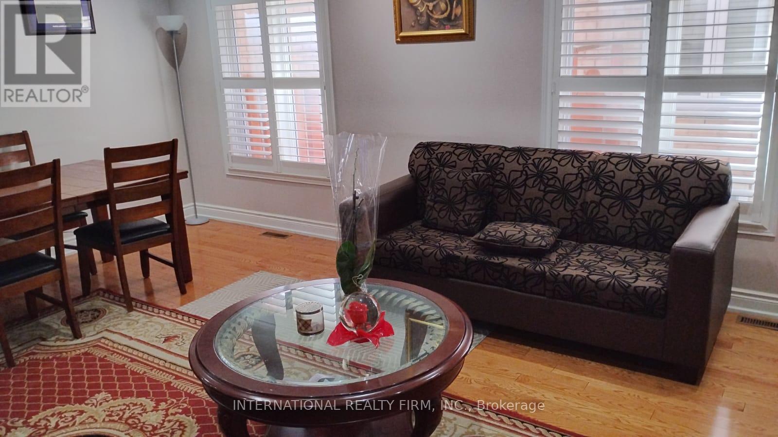 136 Tara Crescent, Markham, Ontario  L3S 4S6 - Photo 9 - N12431333