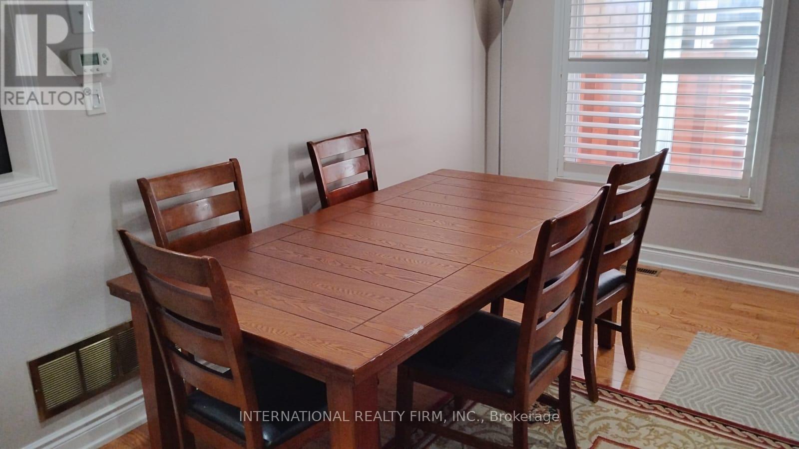136 Tara Crescent, Markham, Ontario  L3S 4S6 - Photo 6 - N12431333