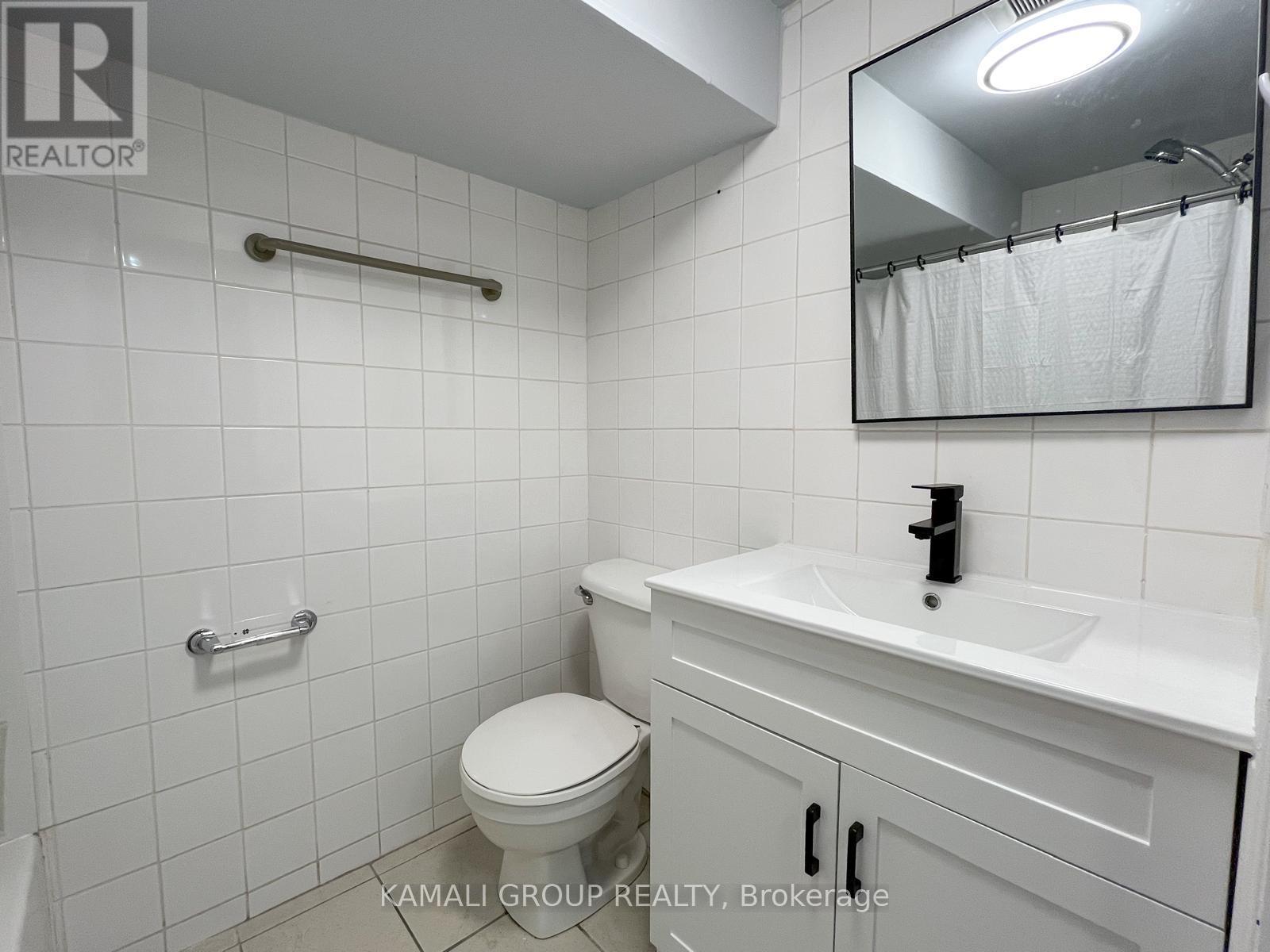 265 Penn Avenue, Newmarket, Ontario  L3Y 2S4 - Photo 34 - N12394189
