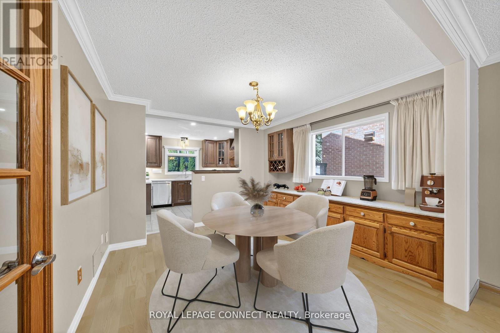 90 Golf Links Drive, Aurora, Ontario  L4G 3V3 - Photo 16 - N12462495