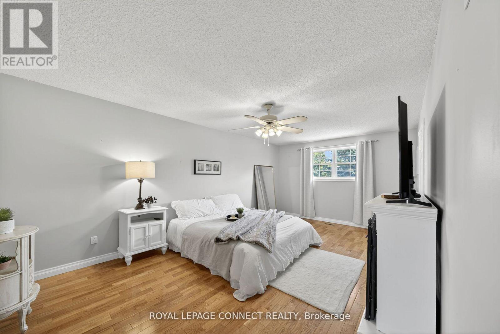 90 Golf Links Drive, Aurora, Ontario  L4G 3V3 - Photo 22 - N12462495