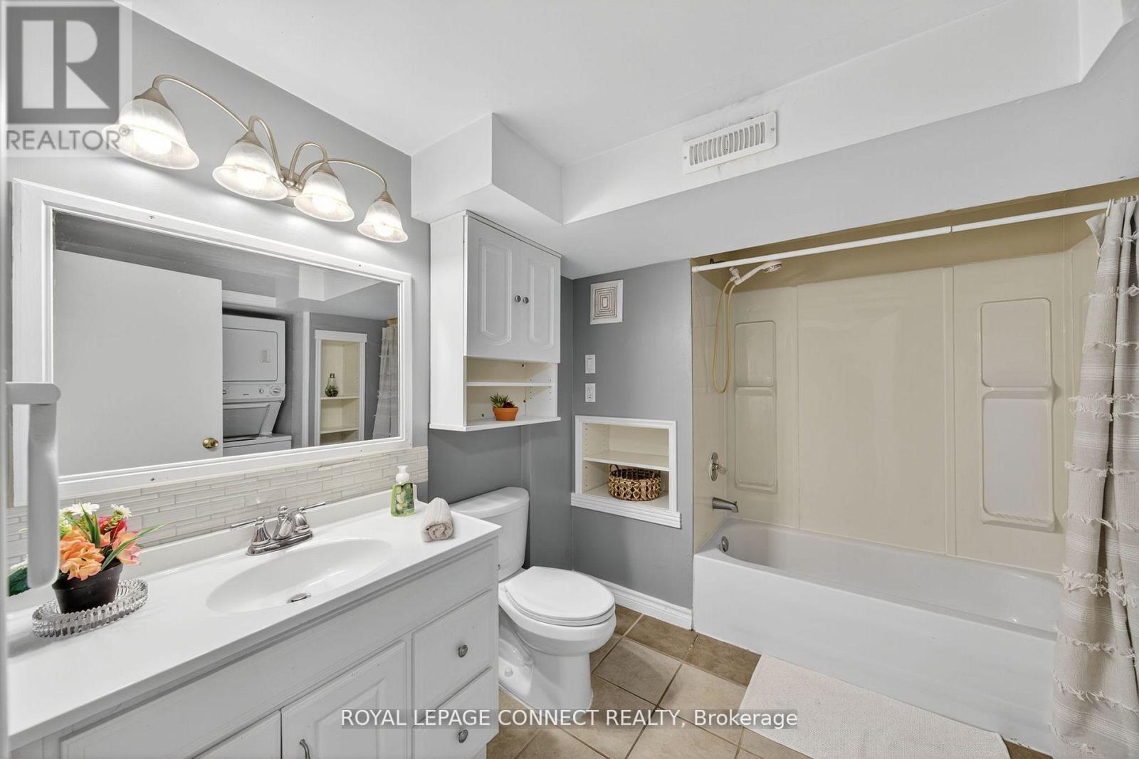 90 Golf Links Drive, Aurora, Ontario  L4G 3V3 - Photo 33 - N12462495