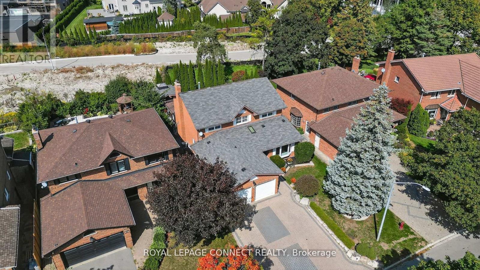 90 Golf Links Drive, Aurora, Ontario  L4G 3V3 - Photo 47 - N12462495