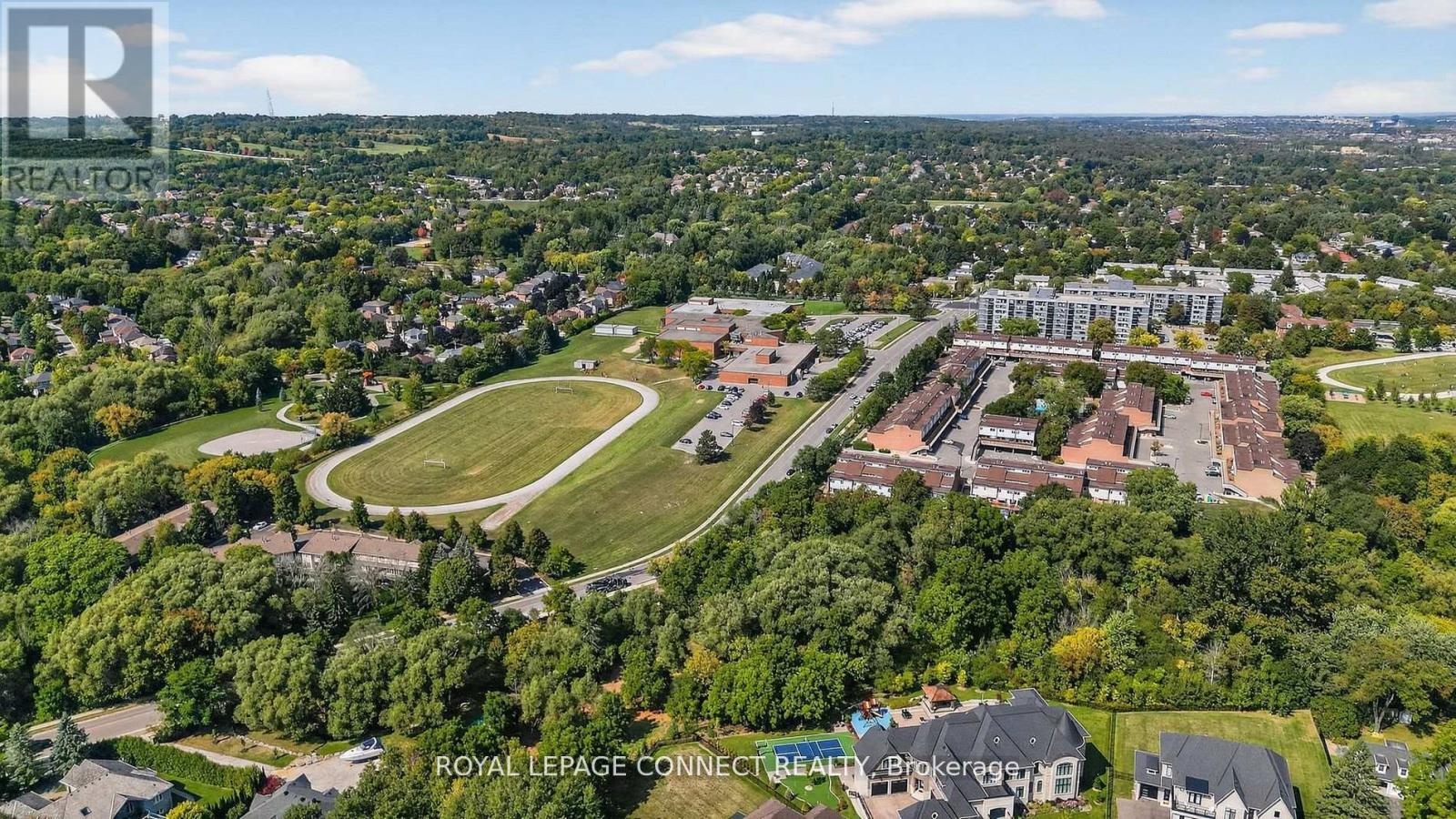 90 Golf Links Drive, Aurora, Ontario  L4G 3V3 - Photo 49 - N12462495