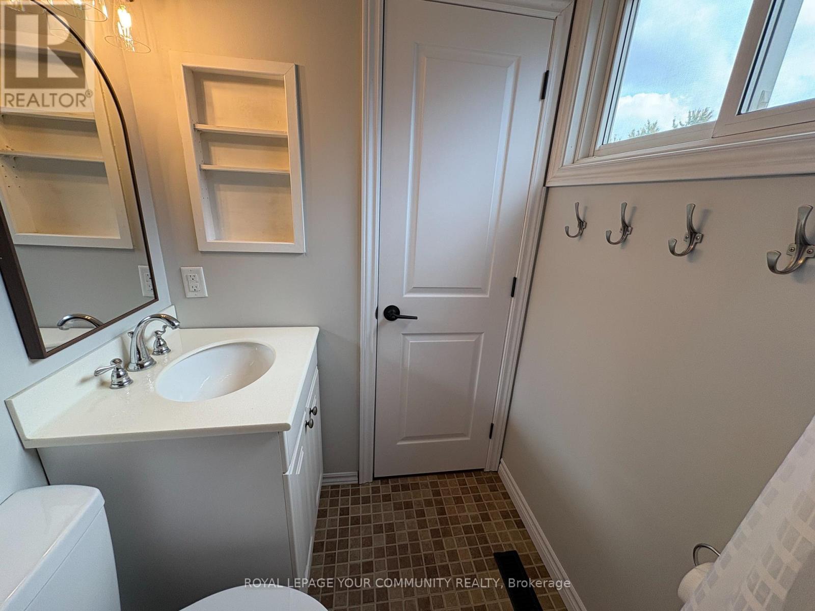 370 Erin Trail, Newmarket, Ontario  L3Y 6K1 - Photo 40 - N12462514