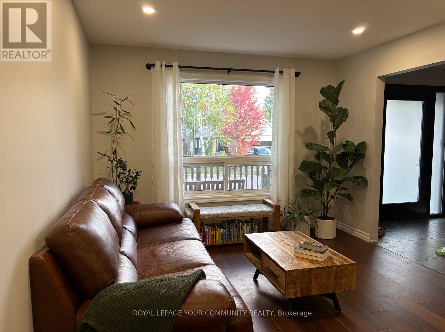 370 Erin Trail, Newmarket, Ontario  L3Y 6K1 - Photo 6 - N12462514