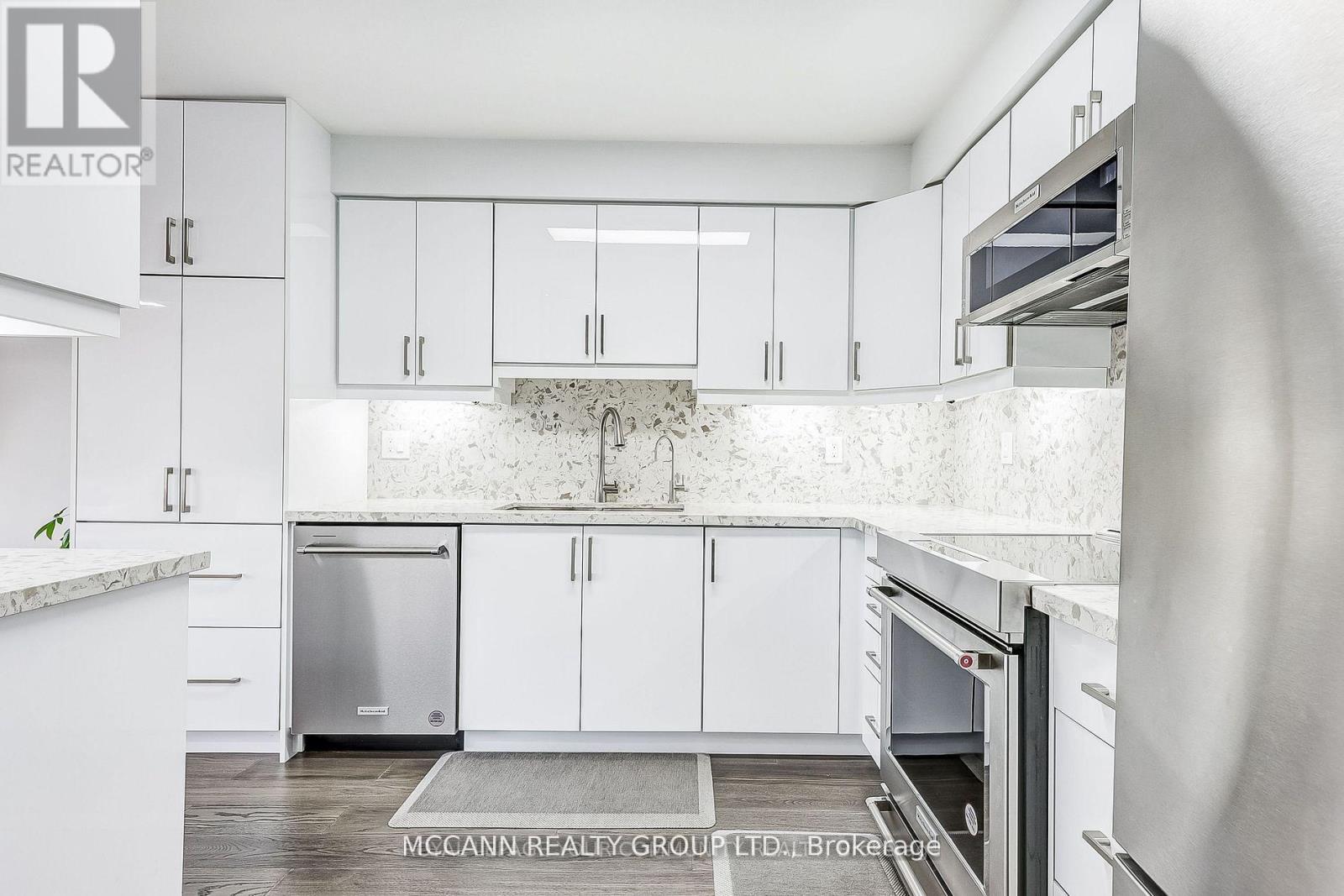 93 Revelstoke Crescent, Richmond Hill, Ontario  L4B 4T4 - Photo 10 - N12462518