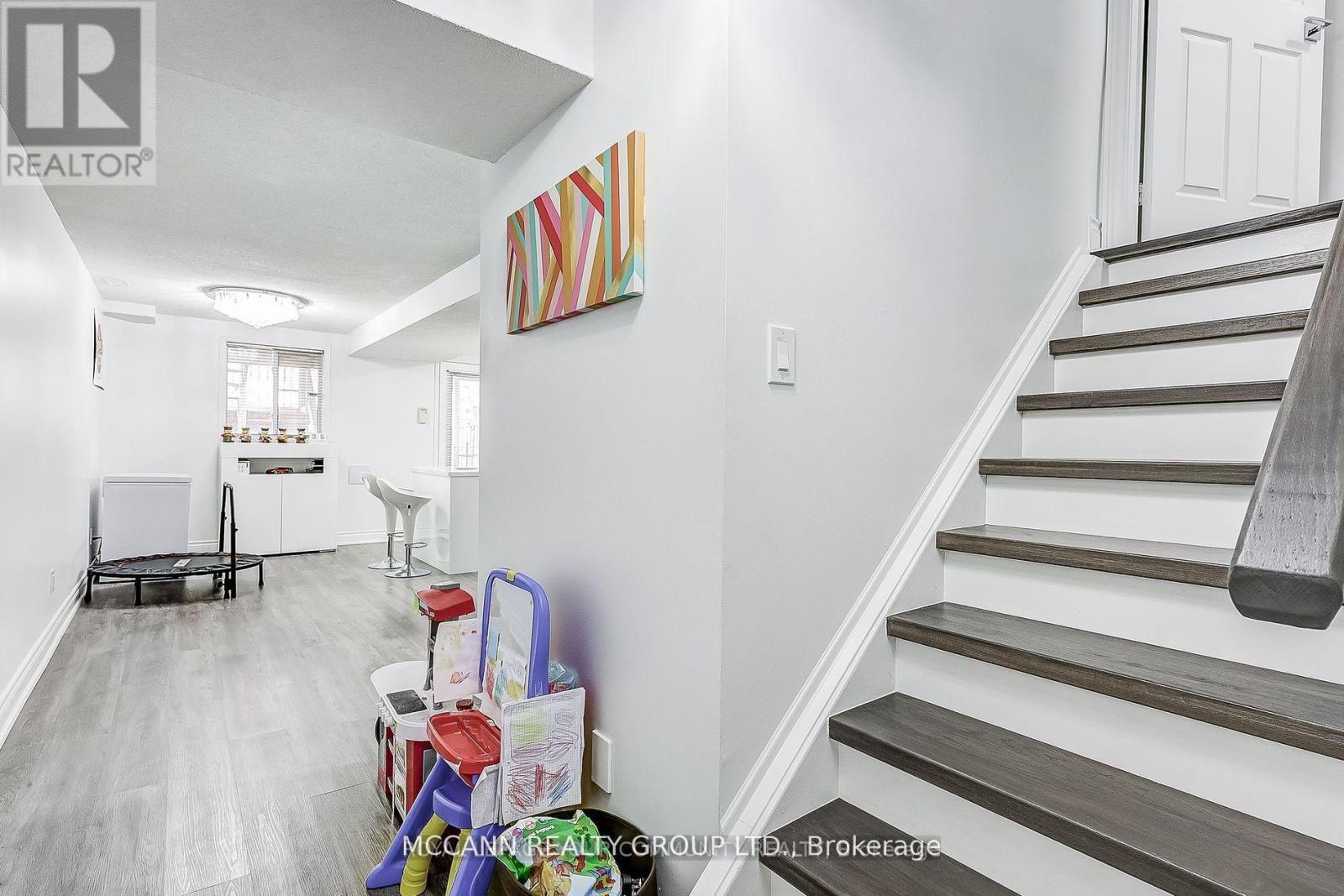 93 Revelstoke Crescent, Richmond Hill, Ontario  L4B 4T4 - Photo 21 - N12462518