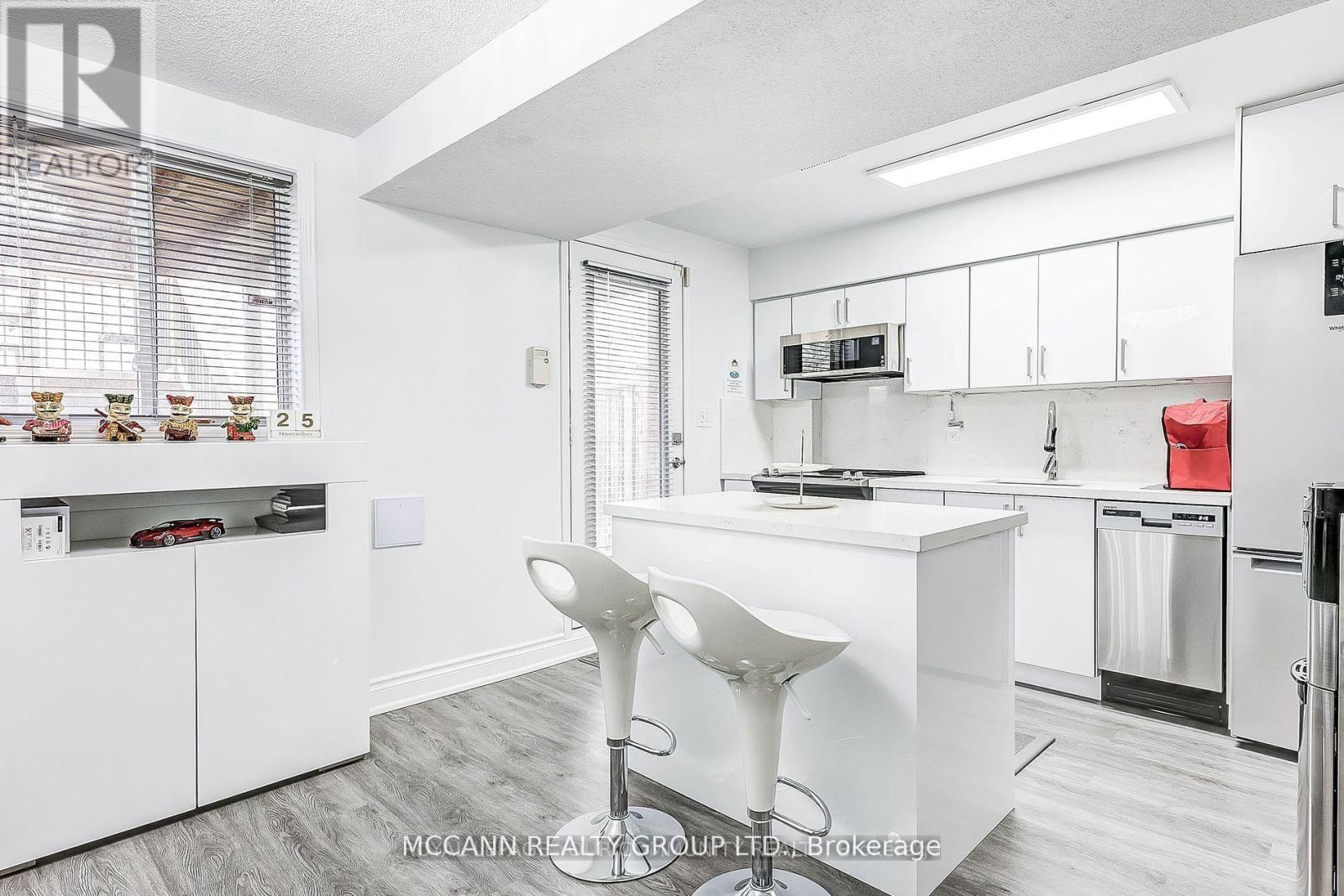 93 Revelstoke Crescent, Richmond Hill, Ontario  L4B 4T4 - Photo 23 - N12462518