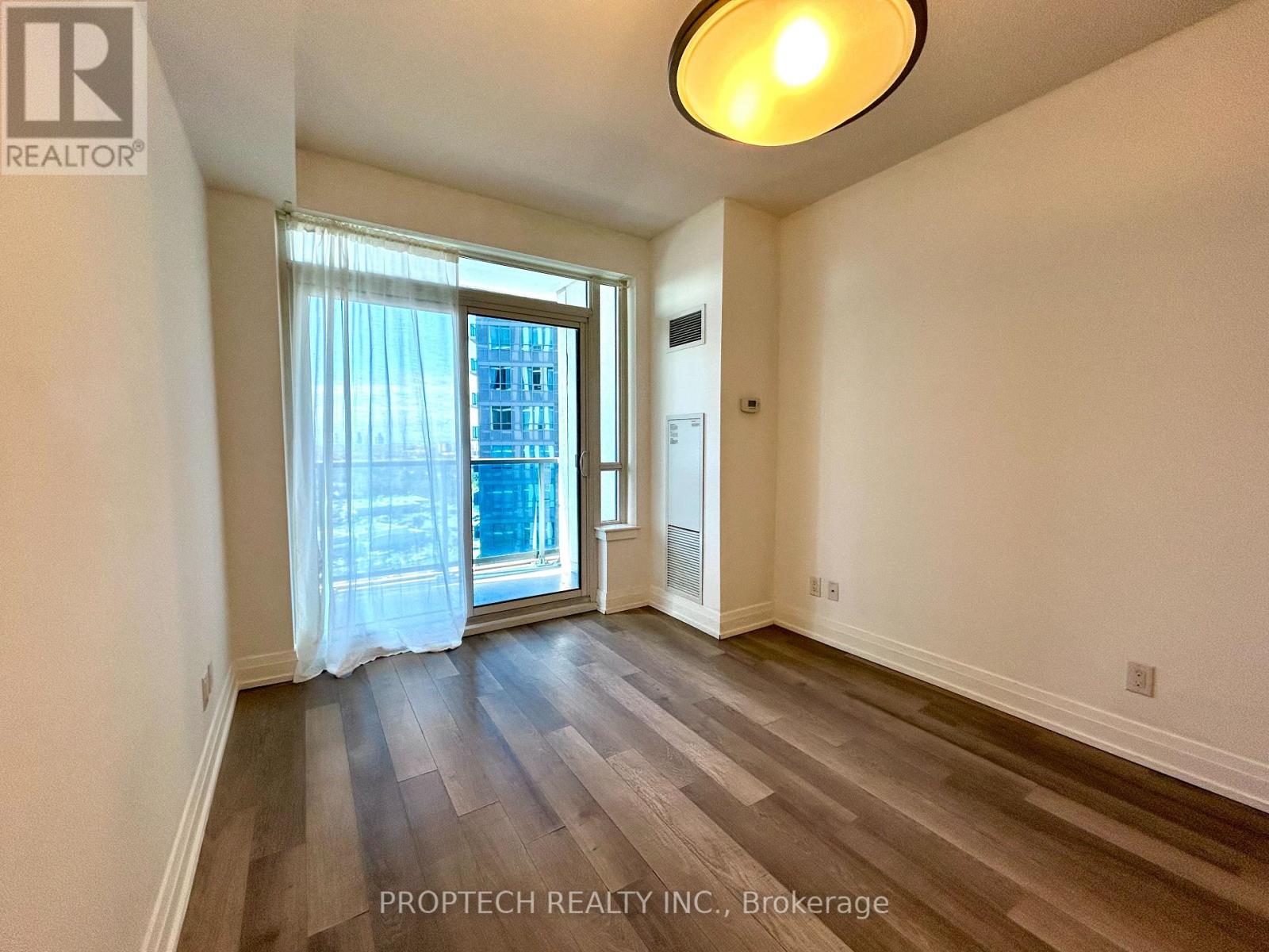 1911 - 7165 Yonge Street, Markham, Ontario  L3T 0C9 - Photo 10 - N12462549