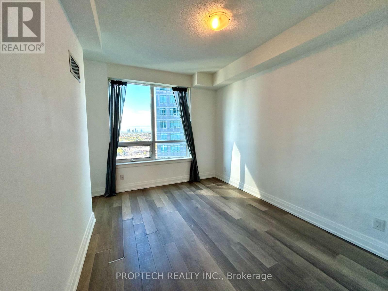 1911 - 7165 Yonge Street, Markham, Ontario  L3T 0C9 - Photo 12 - N12462549