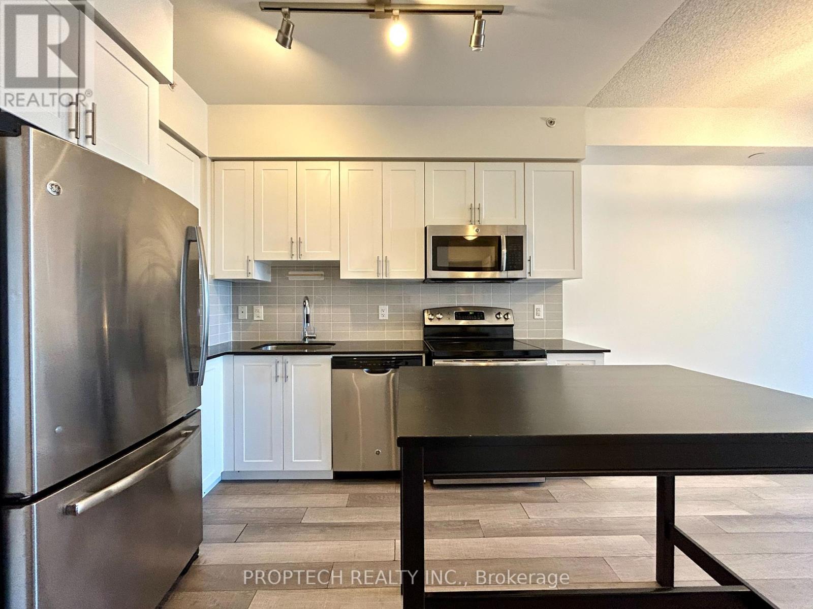 1911 - 7165 Yonge Street, Markham, Ontario  L3T 0C9 - Photo 5 - N12462549