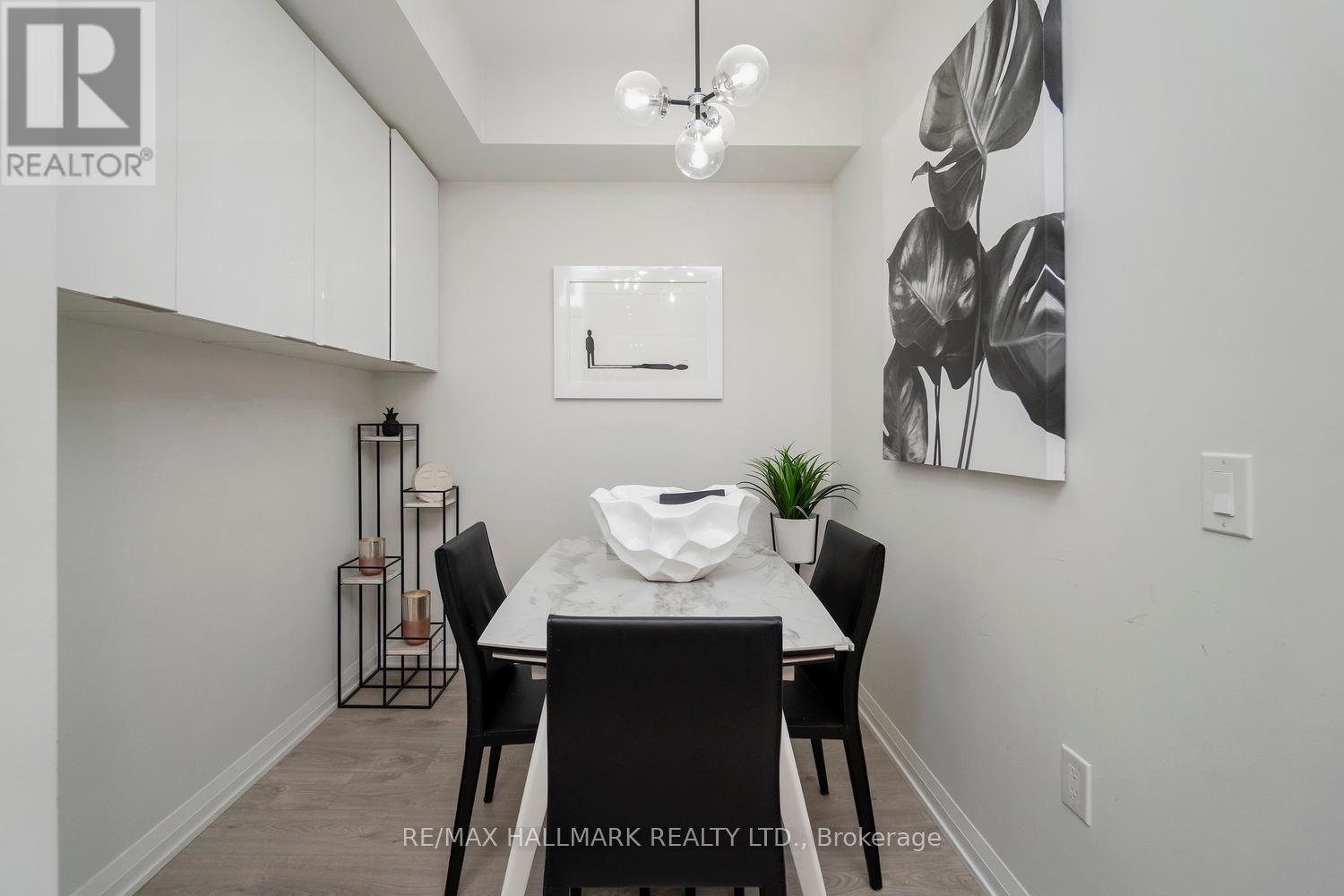 729 - 99 Eagle Rock Way, Vaughan, Ontario  L6A 5A7 - Photo 11 - N12462565