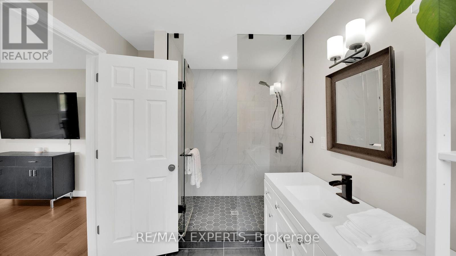 26 Wellar Avenue, King, Ontario  L0G 1N0 - Photo 20 - N12462588