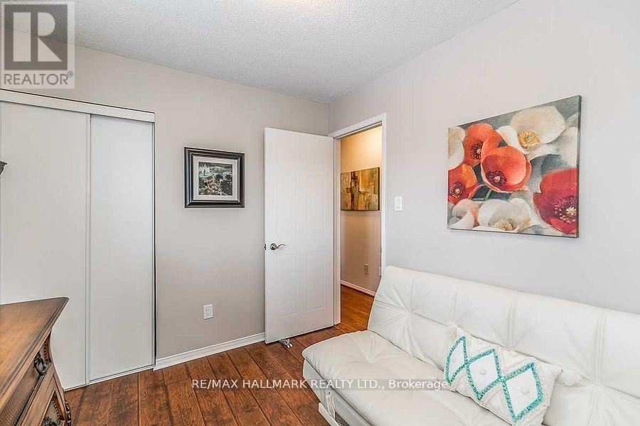 20 Brown Street, Barrie, Ontario  L4N 7V8 - Photo 20 - S12412066