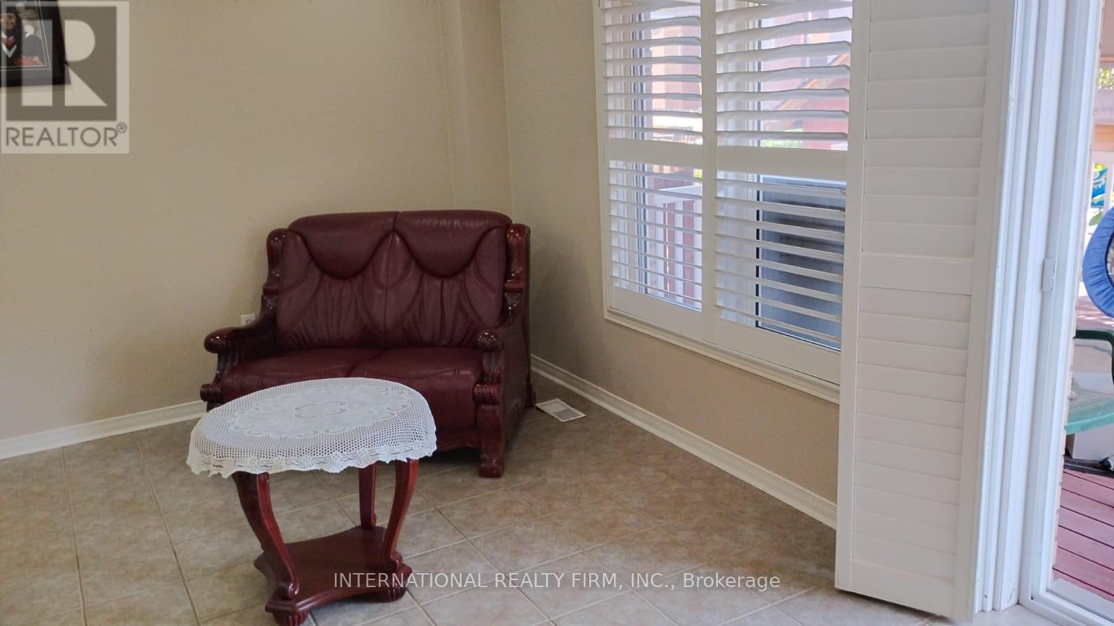 136 Tara Crescent, Markham, Ontario  L3S 4S6 - Photo 4 - N12431333