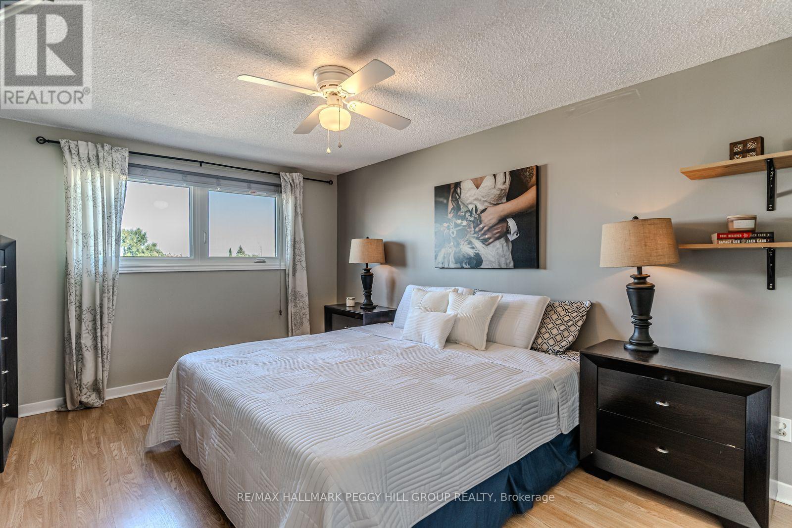 51 Robin Court, Barrie, Ontario  L4M 5L9 - Photo 6 - S12462575