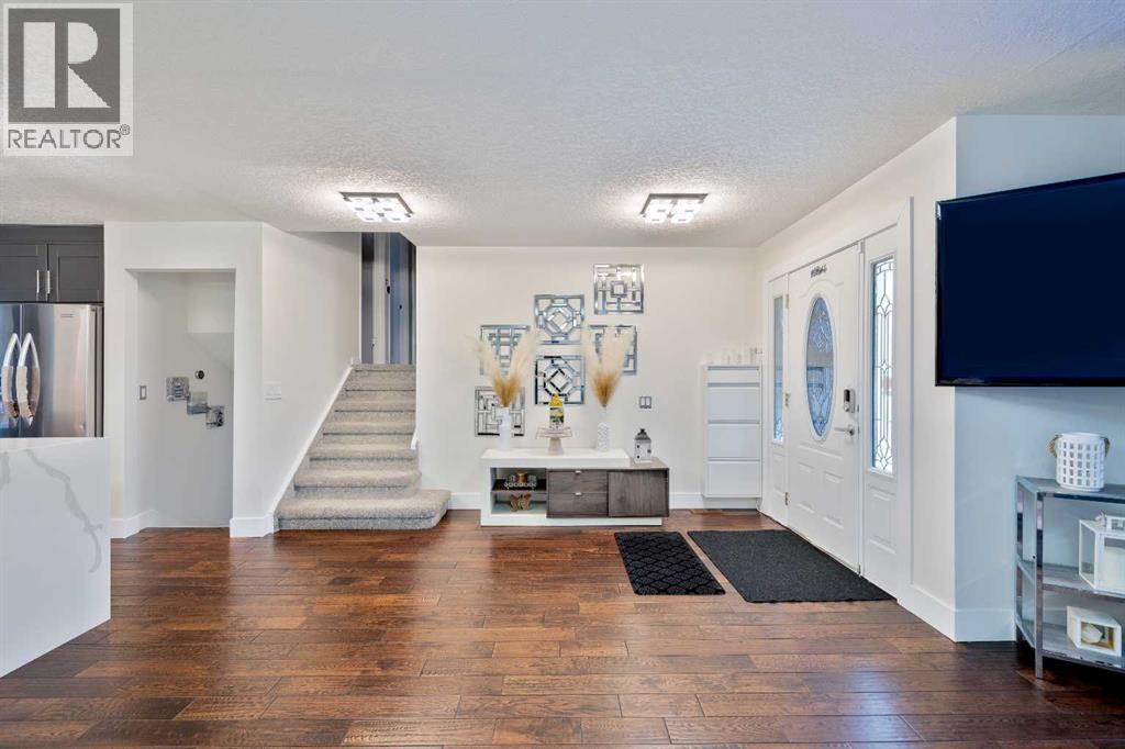 124 Whiteside Crescent Ne, Calgary, Alberta  T1Y 2A7 - Photo 9 - A2258545