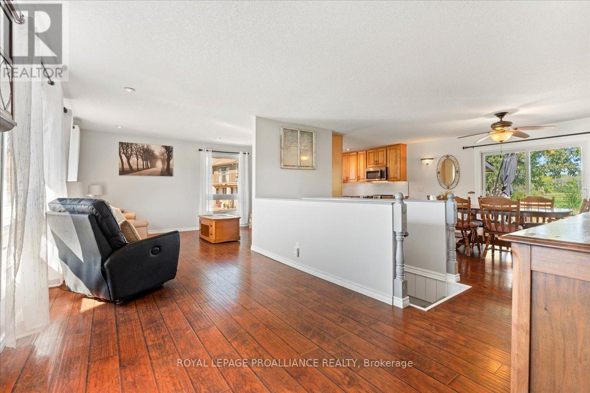 558 Aikins Road, Quinte West, Ontario  K8N 4Z2 - Photo 21 - X12462657