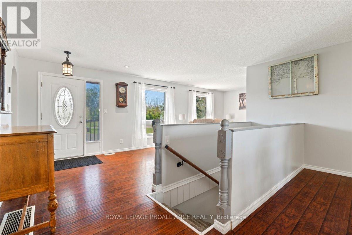 558 Aikins Road, Quinte West, Ontario  K8N 4Z2 - Photo 22 - X12462657