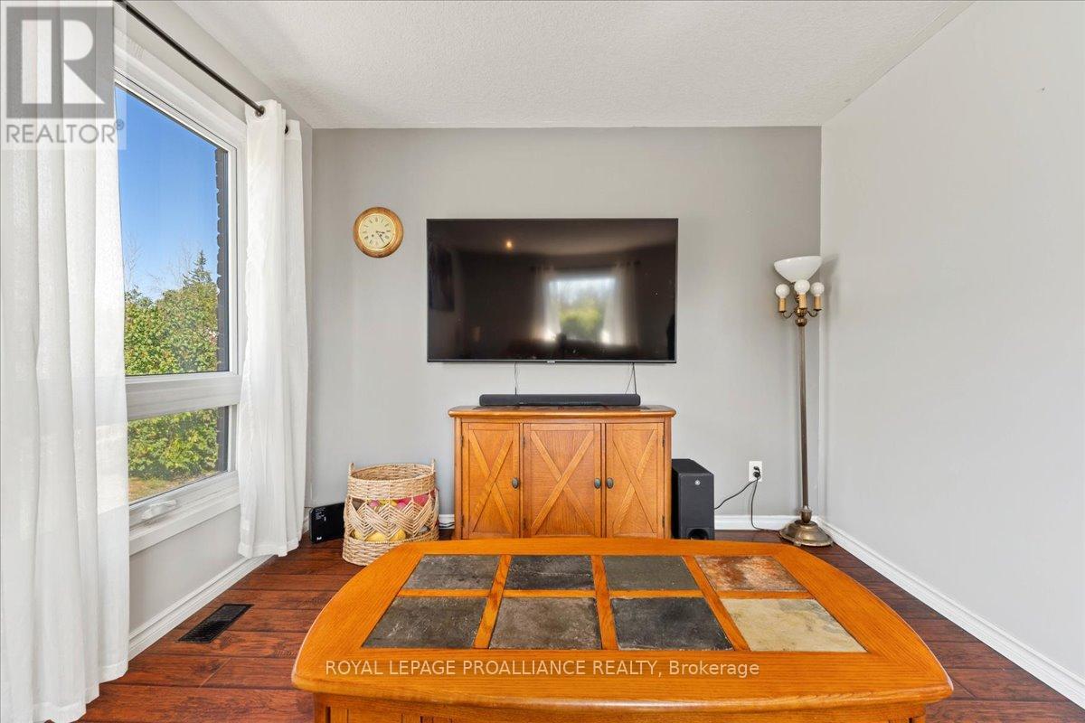 558 Aikins Road, Quinte West, Ontario  K8N 4Z2 - Photo 27 - X12462657