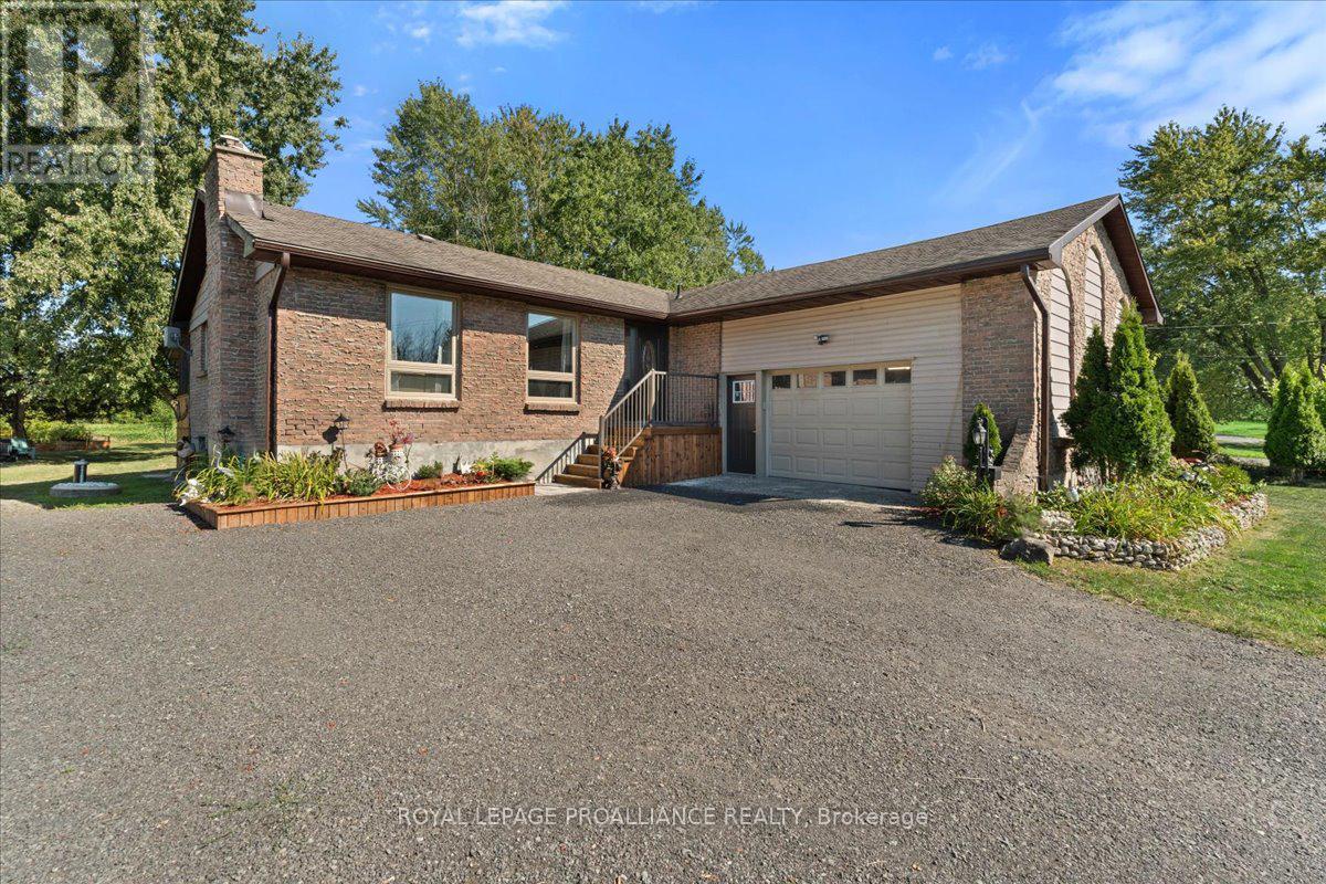 558 Aikins Road, Quinte West, Ontario  K8N 4Z2 - Photo 3 - X12462657