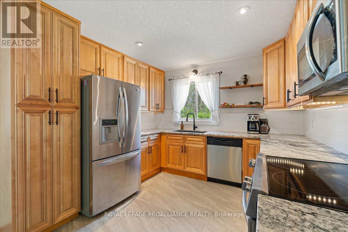 558 Aikins Road, Quinte West, Ontario  K8N 4Z2 - Photo 32 - X12462657