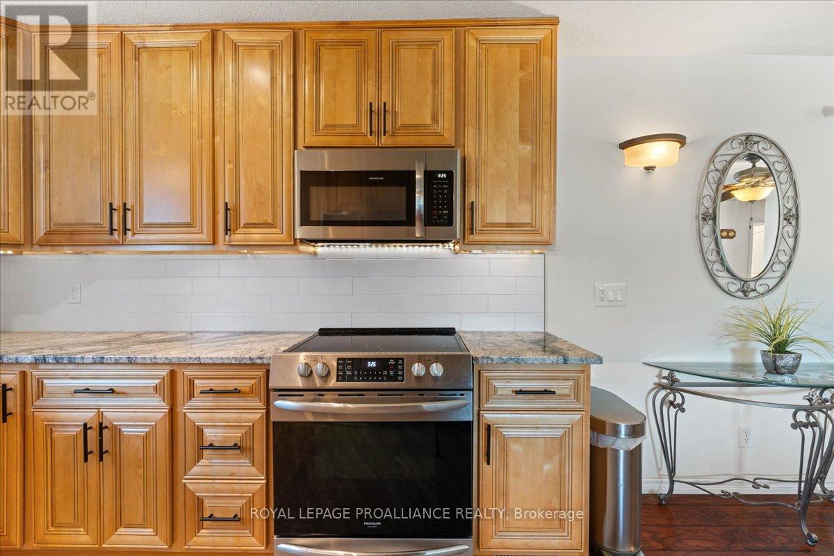 558 Aikins Road, Quinte West, Ontario  K8N 4Z2 - Photo 34 - X12462657