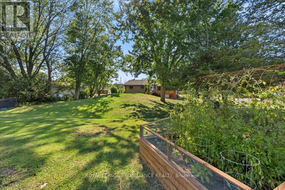 558 Aikins Road, Quinte West, Ontario  K8N 4Z2 - Photo 40 - X12462657