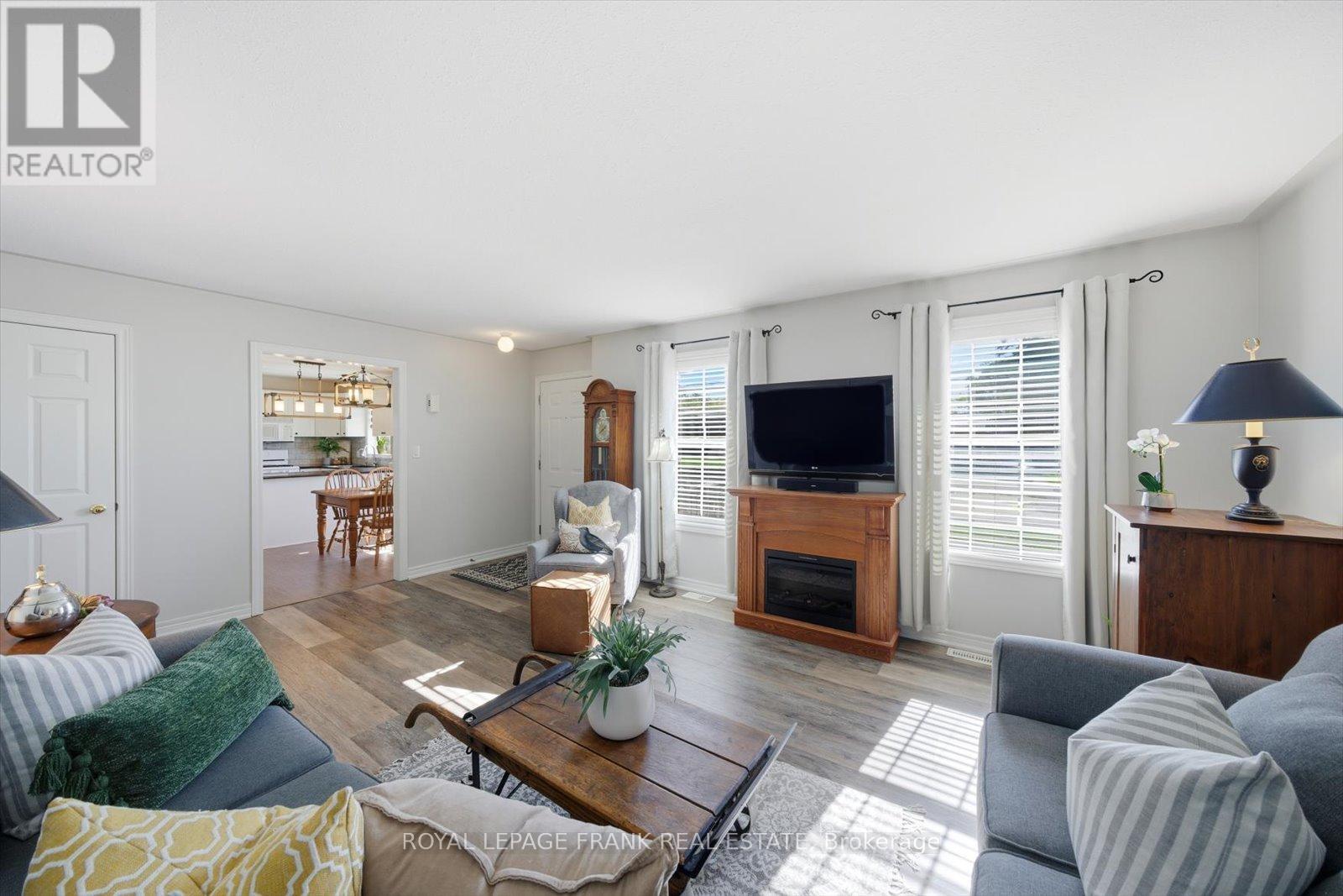 34 Riverview Road, Kawartha Lakes, Ontario  K9V 1B3 - Photo 10 - X12462703
